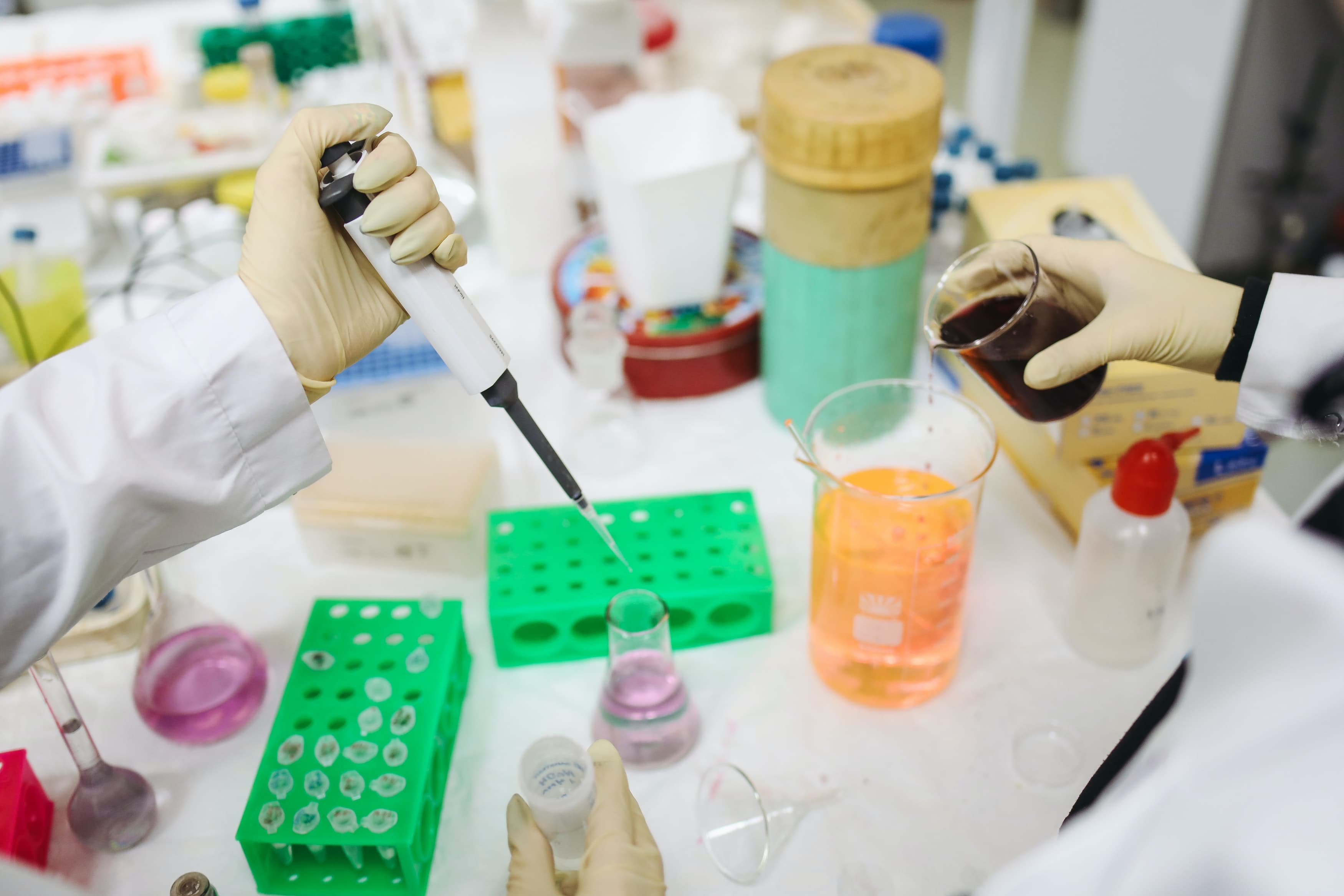 Micro pipette