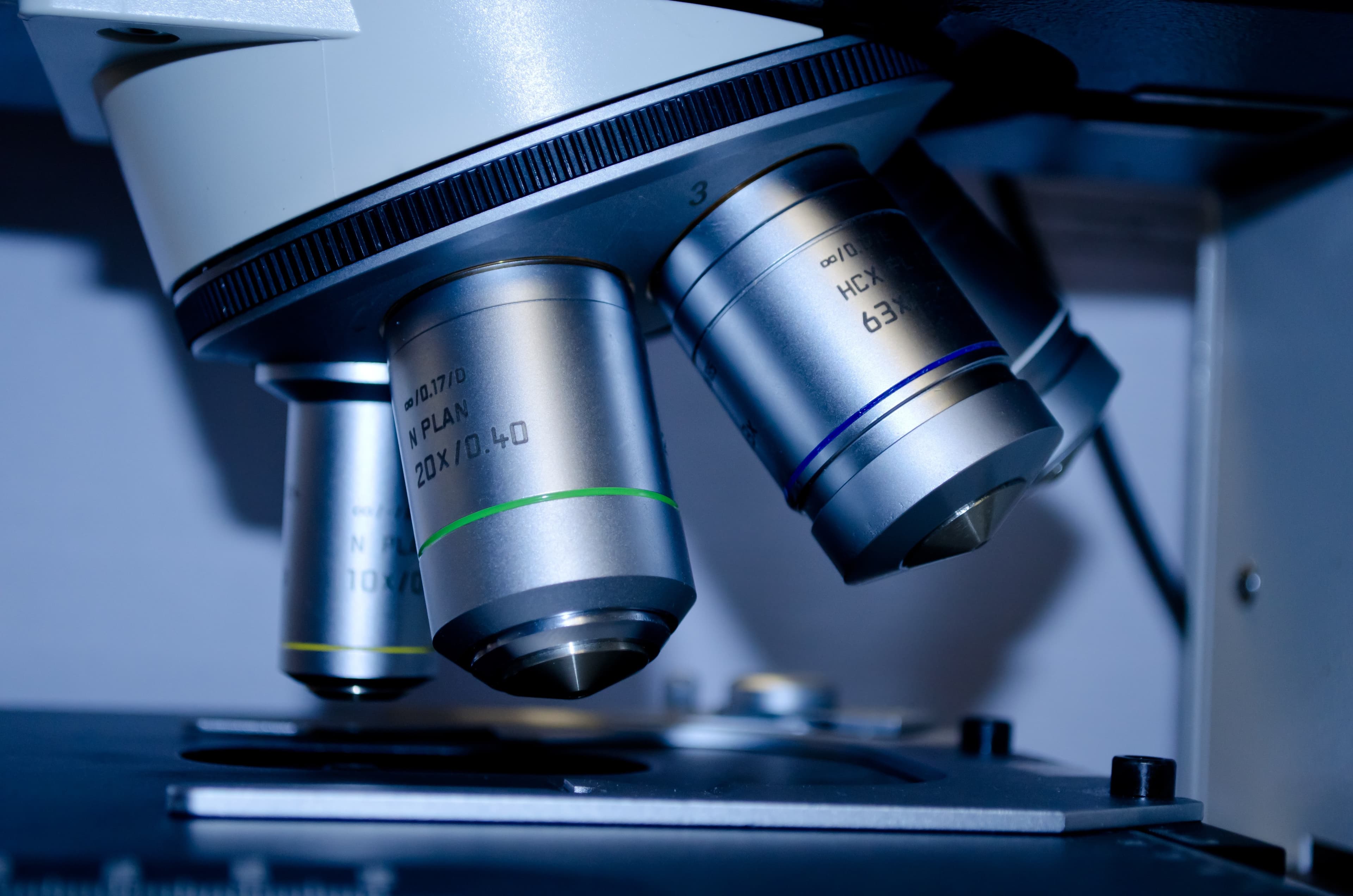 Laboratory microscopes